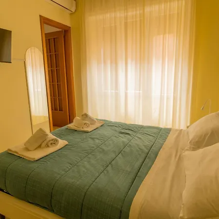 Nuvole E Lenzuola House Centro Apartment *